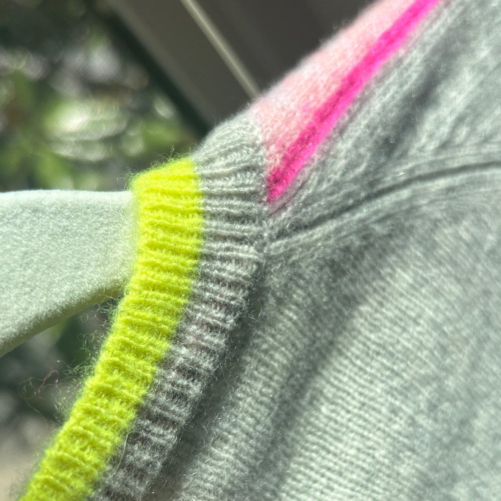 Brodie - Popping Fairisle Jumper in Grey
Regular price $330.00 USD - Picture 15 of 16